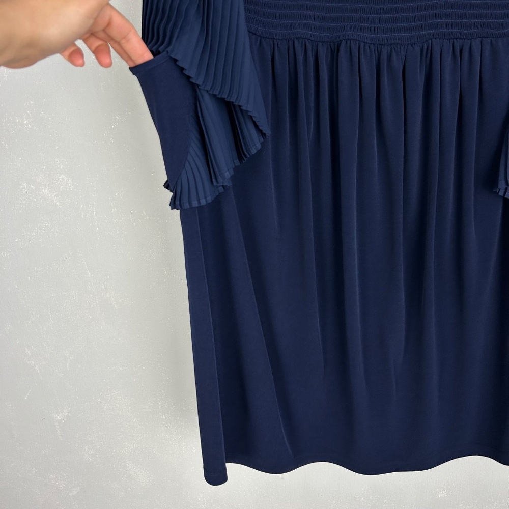 Susan Graver plus size 1X top pleated smocked flutter sleeve navy liquid knit - Picture 3 of 9